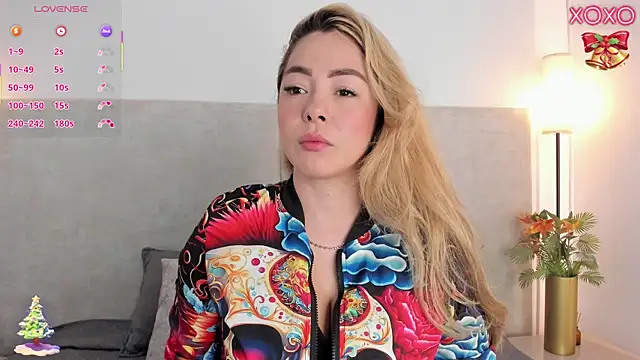 Snapshot of Saori_newman chatting on December 20, 12:01 pm Saori newman online show from December 20, 12:01 pm