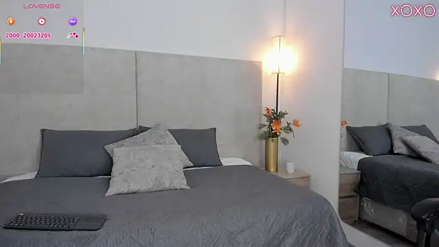 Snapshot of Saori_newman chatting on April 1, 11:44 am Saori newman online show from April 1, 11:44 am