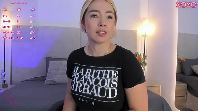 Snapshot of Saori_newman chatting on April 14, 11:49 am Saori newman online show from April 14, 11:49 am