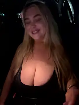 Snapshot of blairbella chatting on January 15, 7:39 pm blairbella online show from January 15, 7:39 pm