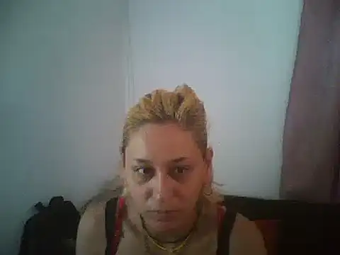 ariana crazzy online show from February 11, 3:39 pm