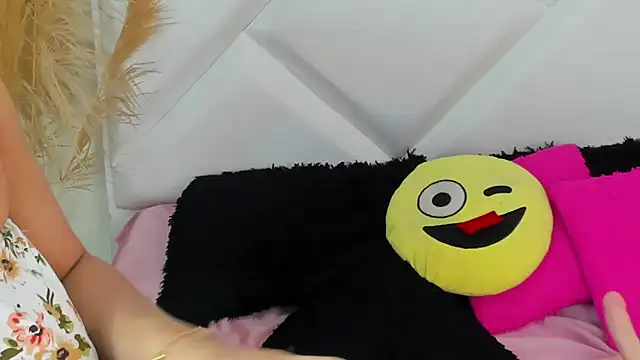 ScarlethNatasha online show from February 13, 10:11 pm