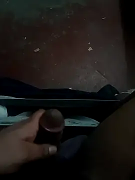 Snapshot of dvaughn3117 chatting on January 1, 1:37 am dvaughn3117 online show from January 1, 1:37 am