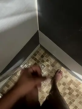 mylovetr1 online show from October 31, 9:05 pm