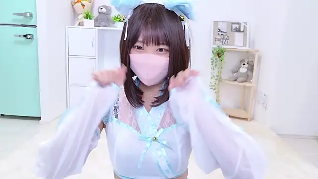 aki zzz online show from January 2, 1:19 pm