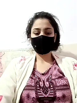 Snapshot of magicmoment00786 chatting on January 13, 7:54 am magicmoment00786 online show from January 13, 7:54 am
