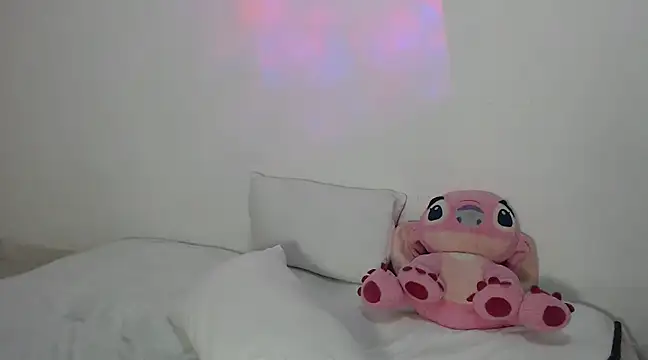 Snapshot of Nataly_Dolll chatting on December 7, 6:43 am Nataly Dolll online show from December 7, 6:43 am