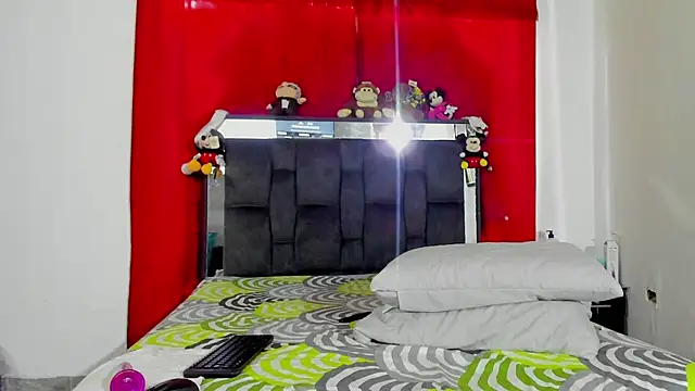 Snapshot of chloe_vasquez710 chatting on January 11, 1:32 pm chloe vasquez710 online show from January 11, 1:32 pm