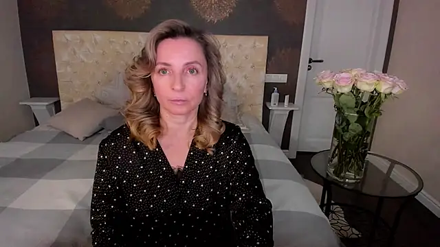 Snapshot of AllisonWilliams chatting on October 8, 6:05 pm AllisonWilliams online show from October 8, 6:05 pm