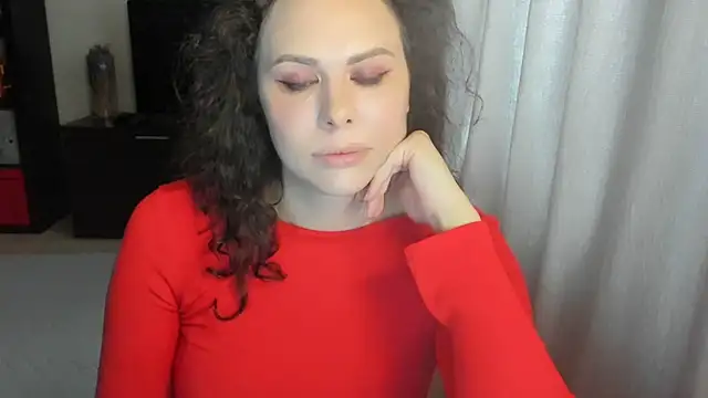 Snapshot of MollyCheiz chatting on June 15, 4:31 pm MollyCheiz online show from June 15, 4:31 pm