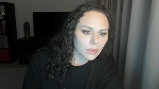 Snapshot of MollyCheiz chatting on June 17, 9:49 pm MollyCheiz online show from June 17, 9:49 pm