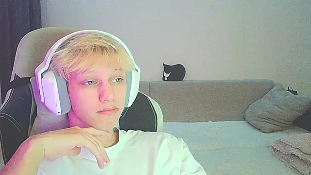 Ostin meow online show from December 26, 3:20 pm