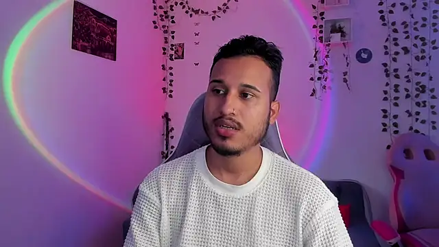 Snapshot of Raf_brunette chatting on December 2, 11:34 am Raf brunette online show from December 2, 11:34 am