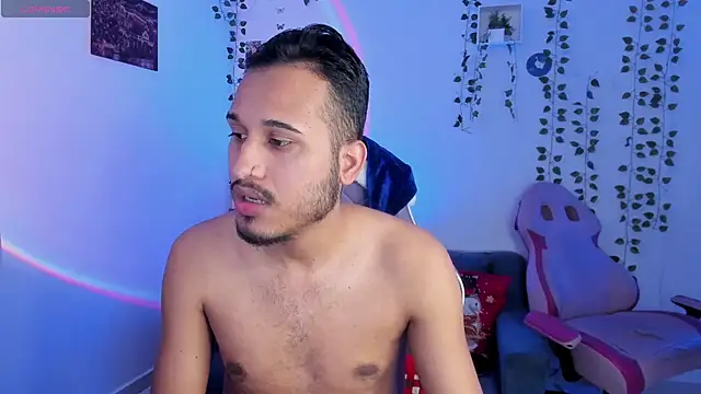 Snapshot of Raf_brunette chatting on December 3, 12:06 pm Raf brunette online show from December 3, 12:06 pm