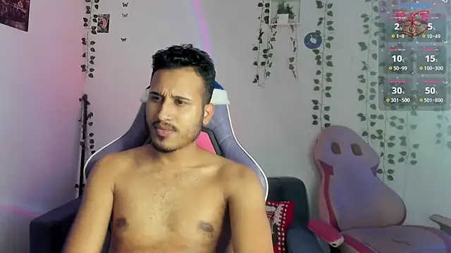 Snapshot of Raf_brunette chatting on December 6, 11:25 pm Raf brunette online show from December 6, 11:25 pm