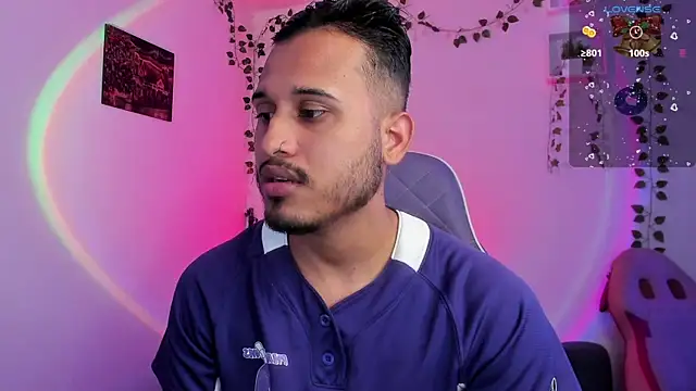 Snapshot of Raf_brunette chatting on December 15, 1:00 pm Raf brunette online show from December 15, 1:00 pm