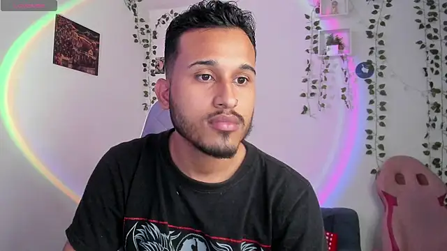 Snapshot of Raf_brunette chatting on December 18, 12:51 pm Raf brunette online show from December 18, 12:51 pm