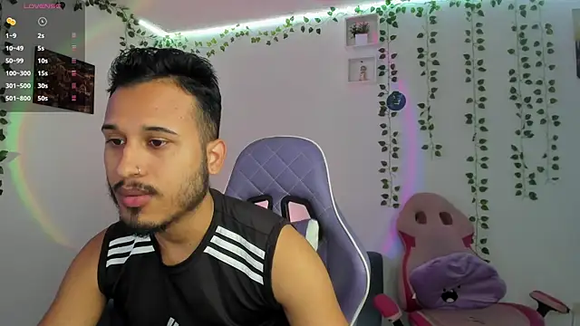 Snapshot of Raf_brunette chatting on December 30, 1:36 pm Raf brunette online show from December 30, 1:36 pm