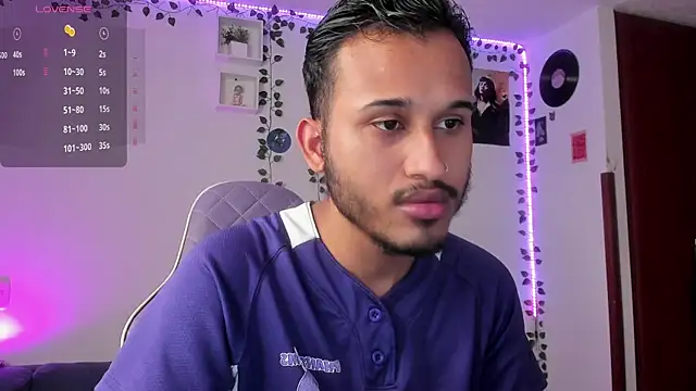 Snapshot of Raf_brunette chatting on January 21, 10:19 am Raf brunette online show from January 21, 10:19 am