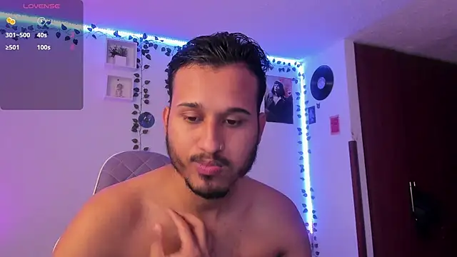 Snapshot of Raf_brunette chatting on January 22, 12:27 pm Raf brunette online show from January 22, 12:27 pm