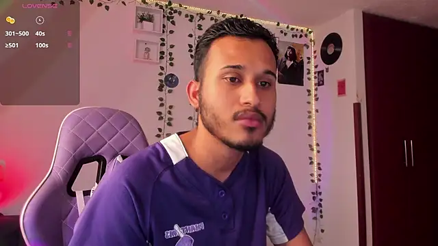 Snapshot of Raf_brunette chatting on January 24, 12:10 pm Raf brunette online show from January 24, 12:10 pm