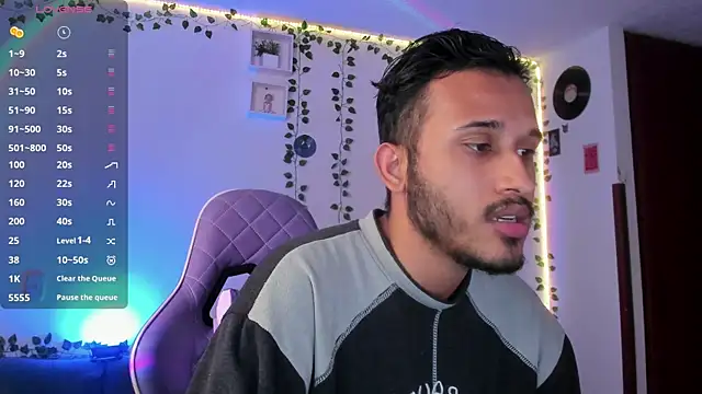 Snapshot of Raf_brunette chatting on January 26, 11:17 am Raf brunette online show from January 26, 11:17 am