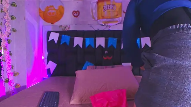 canela oss online show from September 24, 11:57 am