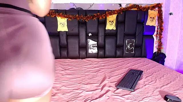 canela oss online show from October 20, 11:54 am