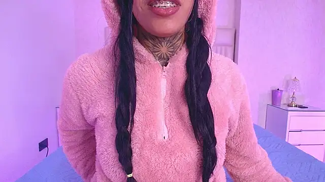 canela oss online show from November 10, 11:53 am