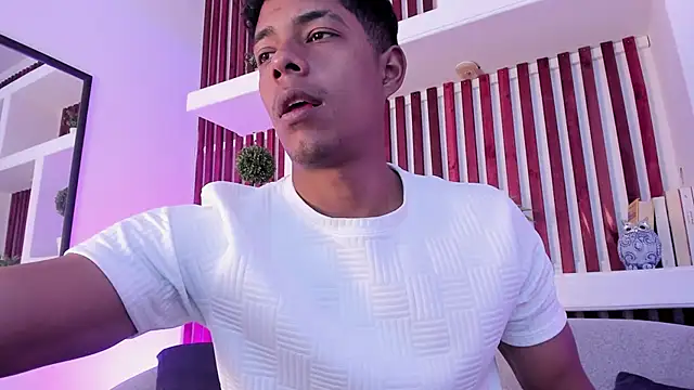 Snapshot of wagz chatting on December 15, 11:58 am wagz online show from December 15, 11:58 am