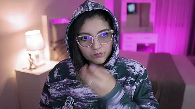 Camilaa bueno online show from December 12, 11:25 pm