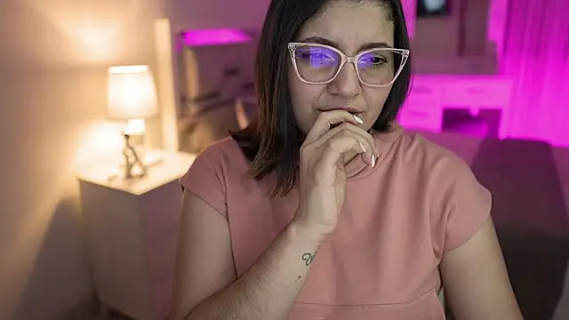 Camilaa bueno online show from December 19, 12:24 am