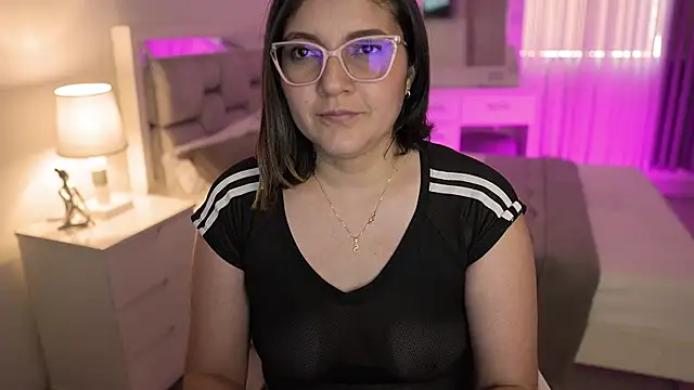 Camilaa bueno online show from December 25, 9:00 pm