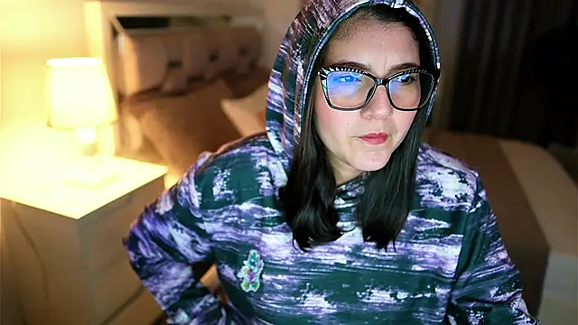 Snapshot of Camilaa_bueno chatting on February 1, 10:52 pm Camilaa bueno online show from February 1, 10:52 pm