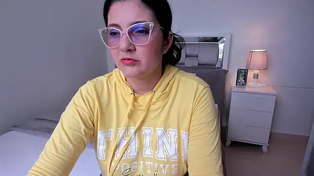 Camilaa bueno online show from March 22, 9:18 pm