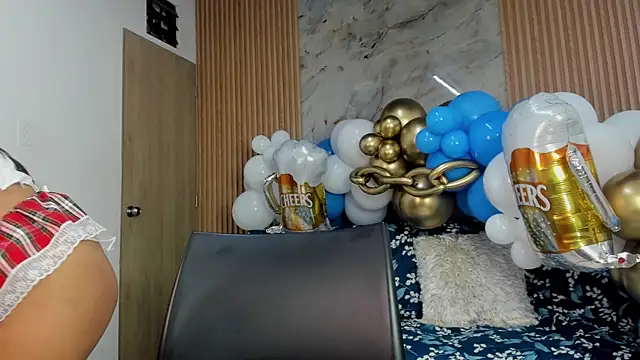 Any topless online show from September 24, 11:02 am