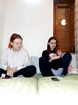 ella grays online show from November 12, 4:51 pm