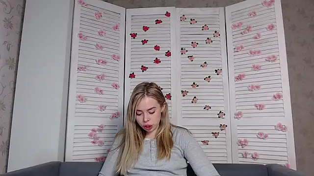 Snapshot of sofiaa_here chatting on January 13, 12:16 am sofiaa here online show from January 13, 12:16 am