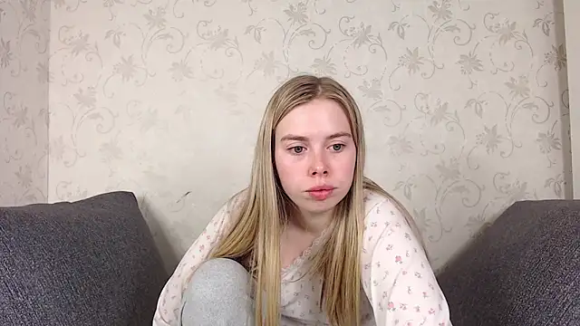 sofiaa here online show from March 23, 12:14 am