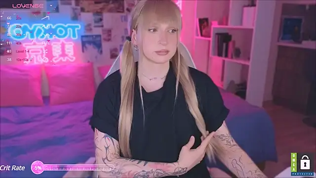 p1nkvenom online show from March 15, 6:32 pm