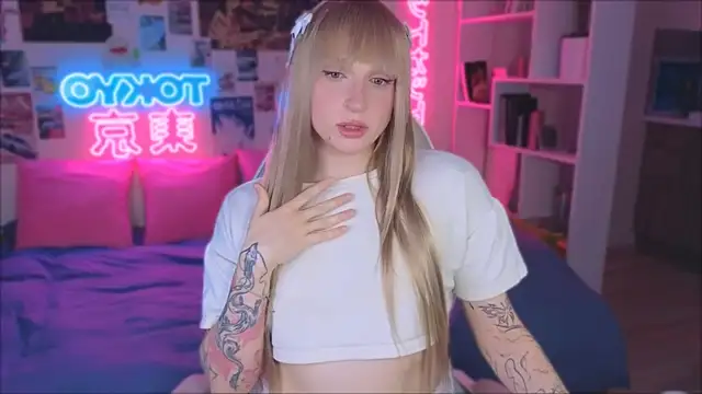 p1nkvenom online show from March 16, 7:06 pm