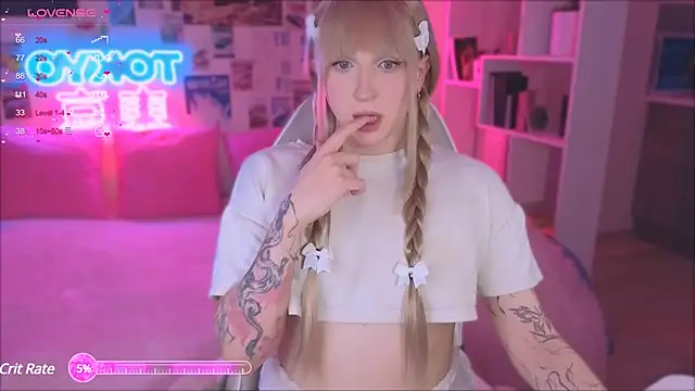 p1nkvenom online show from March 22, 6:25 pm