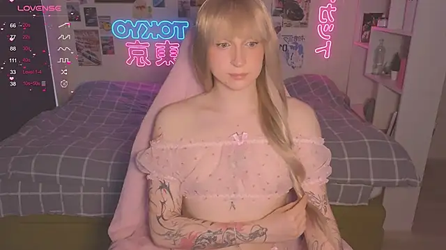 p1nkvenom online show from September 24, 1:36 pm