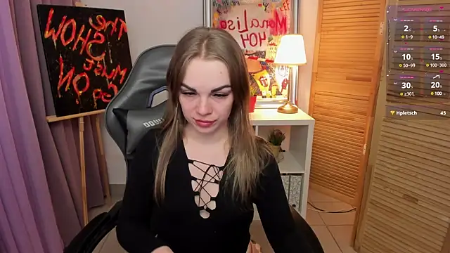 julianablond online show from January 28, 4:19 pm