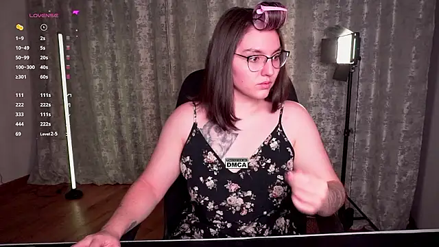 Snapshot of Hoot_owl_cb chatting on February 22, 5:00 pm Hoot owl cb online show from February 22, 5:00 pm