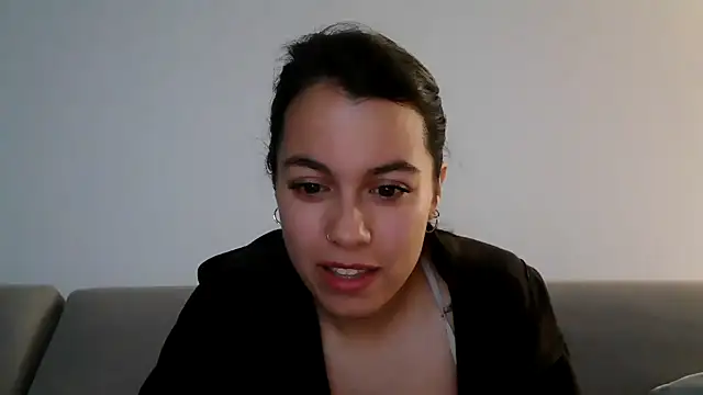 Snapshot of AmaraBella69 chatting on December 10, 9:54 pm AmaraBella69 online show from December 10, 9:54 pm