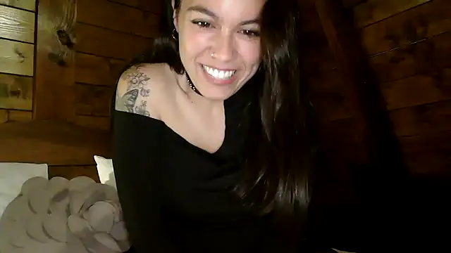 Snapshot of AmaraBella69 chatting on December 14, 11:23 pm AmaraBella69 online show from December 14, 11:23 pm