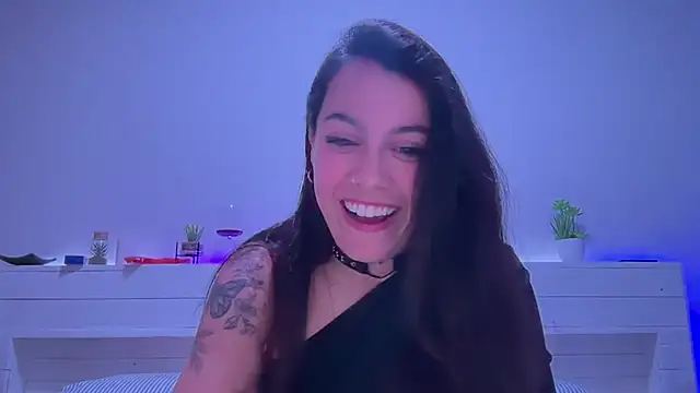 Snapshot of AmaraBella69 chatting on January 3, 10:08 pm AmaraBella69 online show from January 3, 10:08 pm