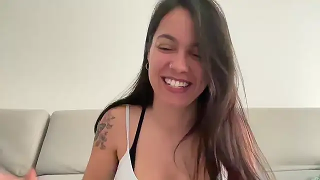 Snapshot of AmaraBella69 chatting on January 13, 10:14 am AmaraBella69 online show from January 13, 10:14 am