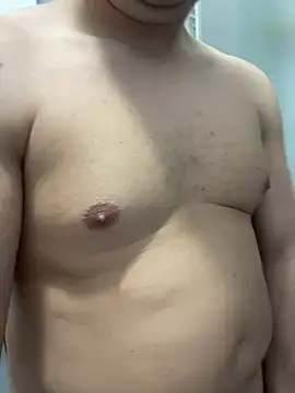 Tratto bianco002 online show from December 30, 7:00 pm